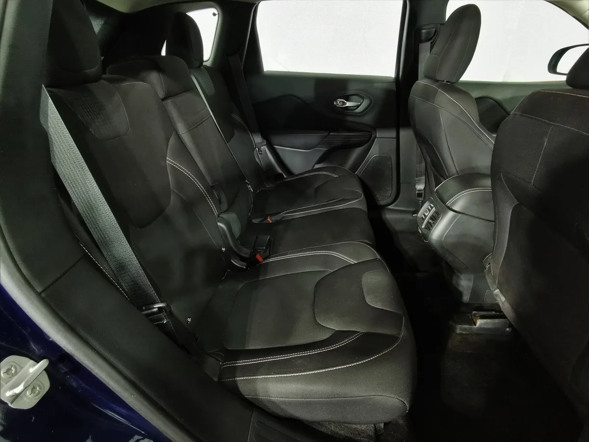 Jeep Cherokee 2.4 Tigershark Multiair AT AWD (177 л.с.) Синий в АВИЛОН. Слайд №15