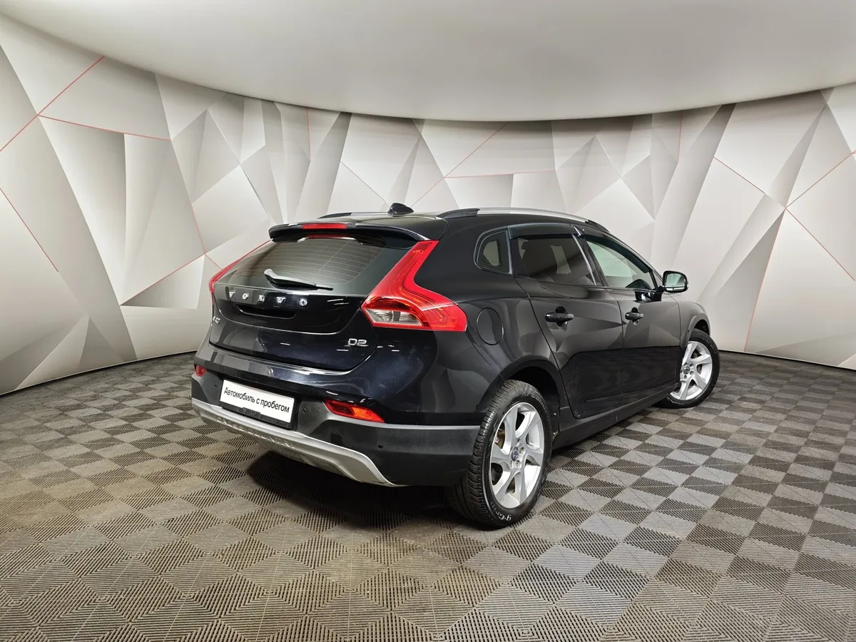 Volvo V40 1.6 D2 Powershift (114 л.с.) Черный в АВИЛОН. Слайд №2