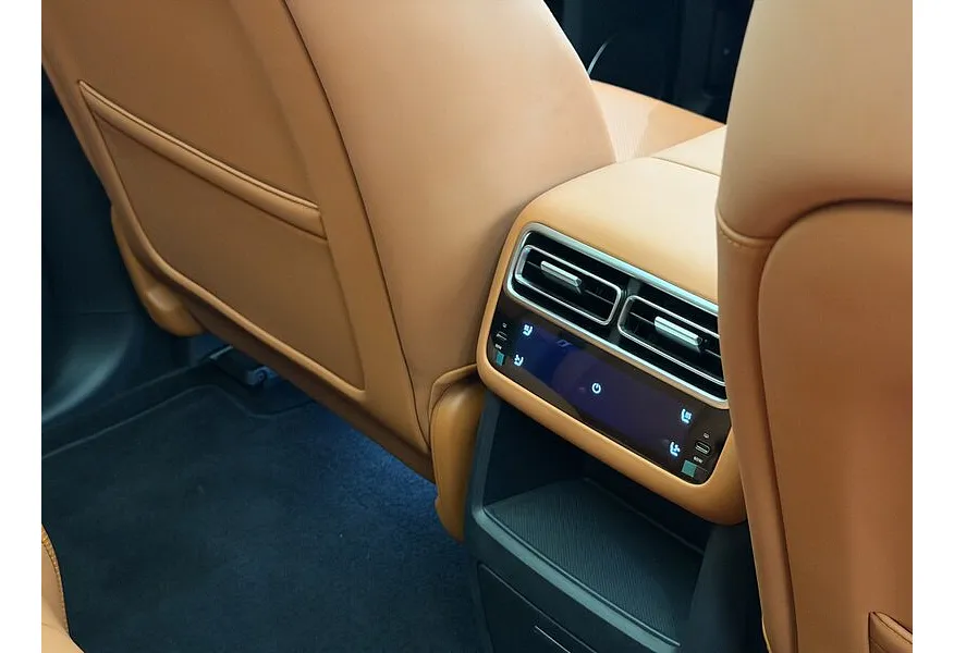 Li Auto L6 1.5 AT 4WD (150 л.с.) Pro Серый в АВИЛОН. Слайд №13