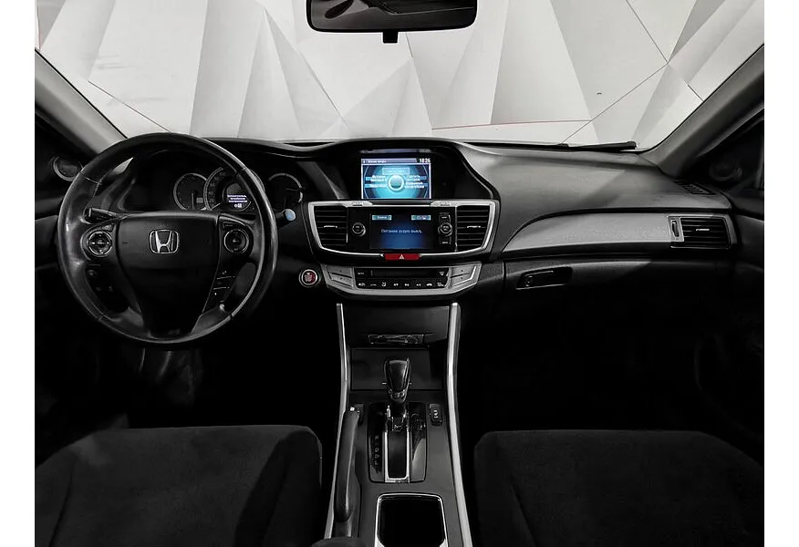 Honda Accord 2.4 AT (180 л.с.) Белый в АВИЛОН. Слайд №14