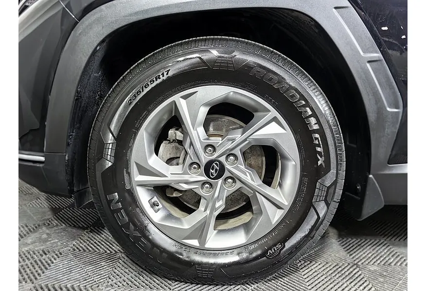 Hyundai Tucson D2.0 Smartstream 8AT 4WD (186 л.с.) Lifestyle + Smart Sense Черный в АВИЛОН. Слайд №9