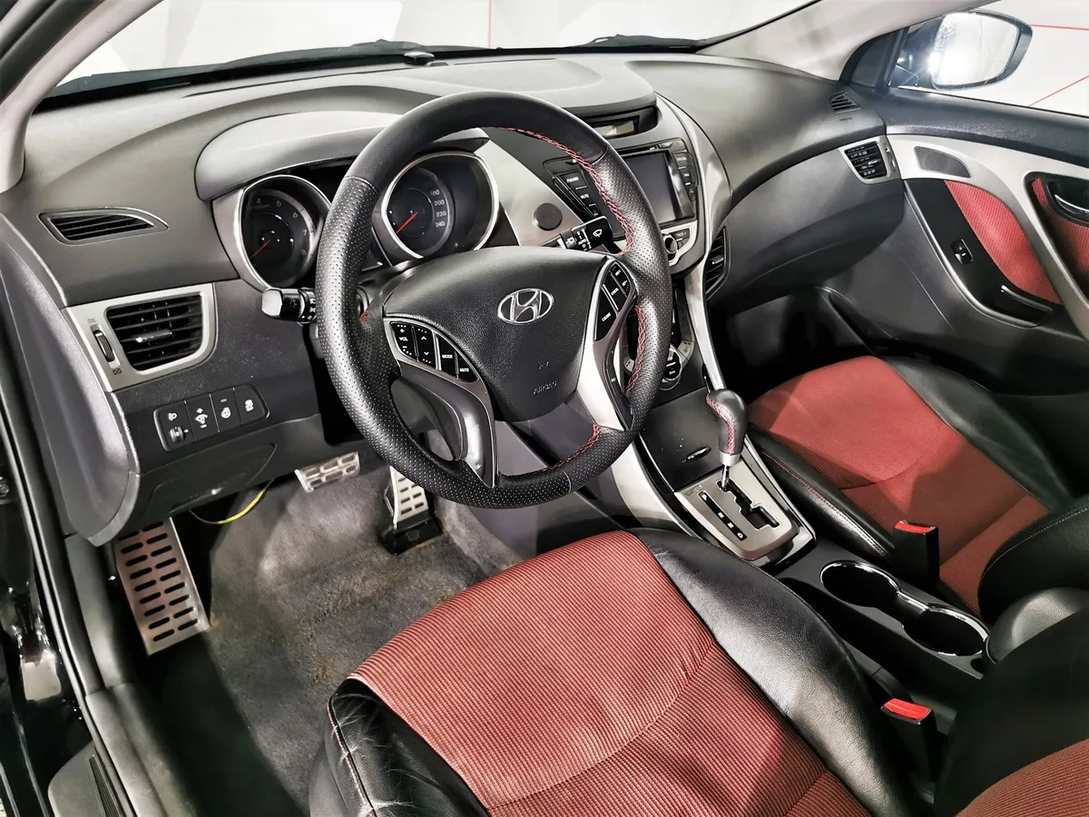 Hyundai Elantra 1.8 AT (150 л.с.) Sport Черный в АВИЛОН. Слайд №18
