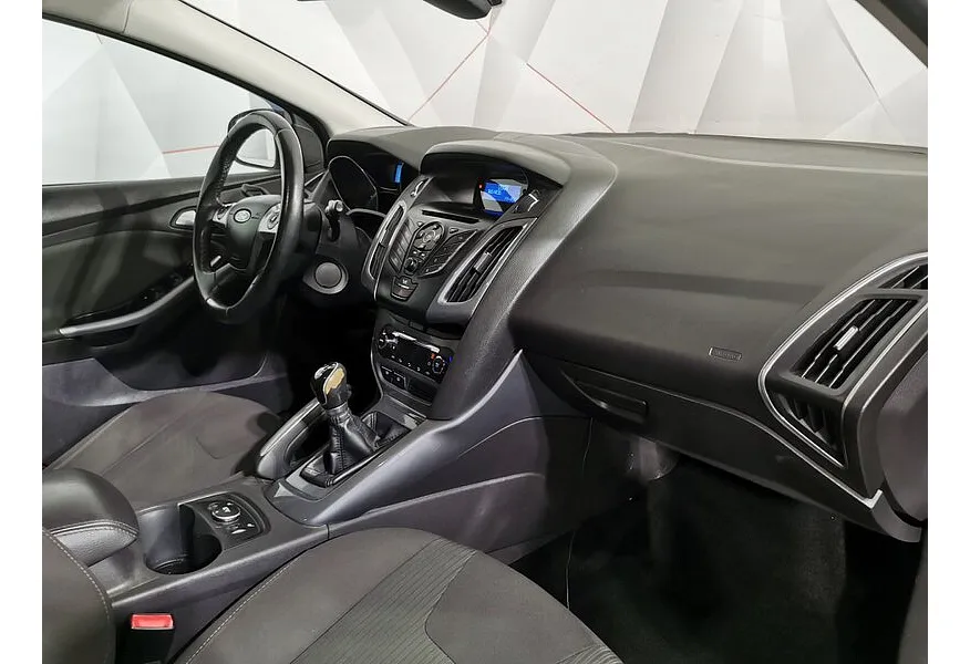 Ford Focus 2.0 MT (150 л.с.) Trend Plus Красный в АВИЛОН. Слайд №13