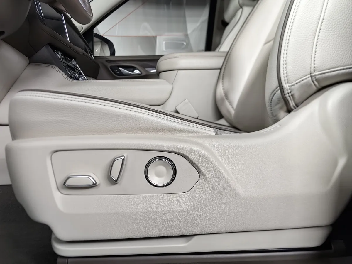 GMC Yukon 6.2 AT 4WD (420 л.с.) Черный в АВИЛОН. Слайд №24