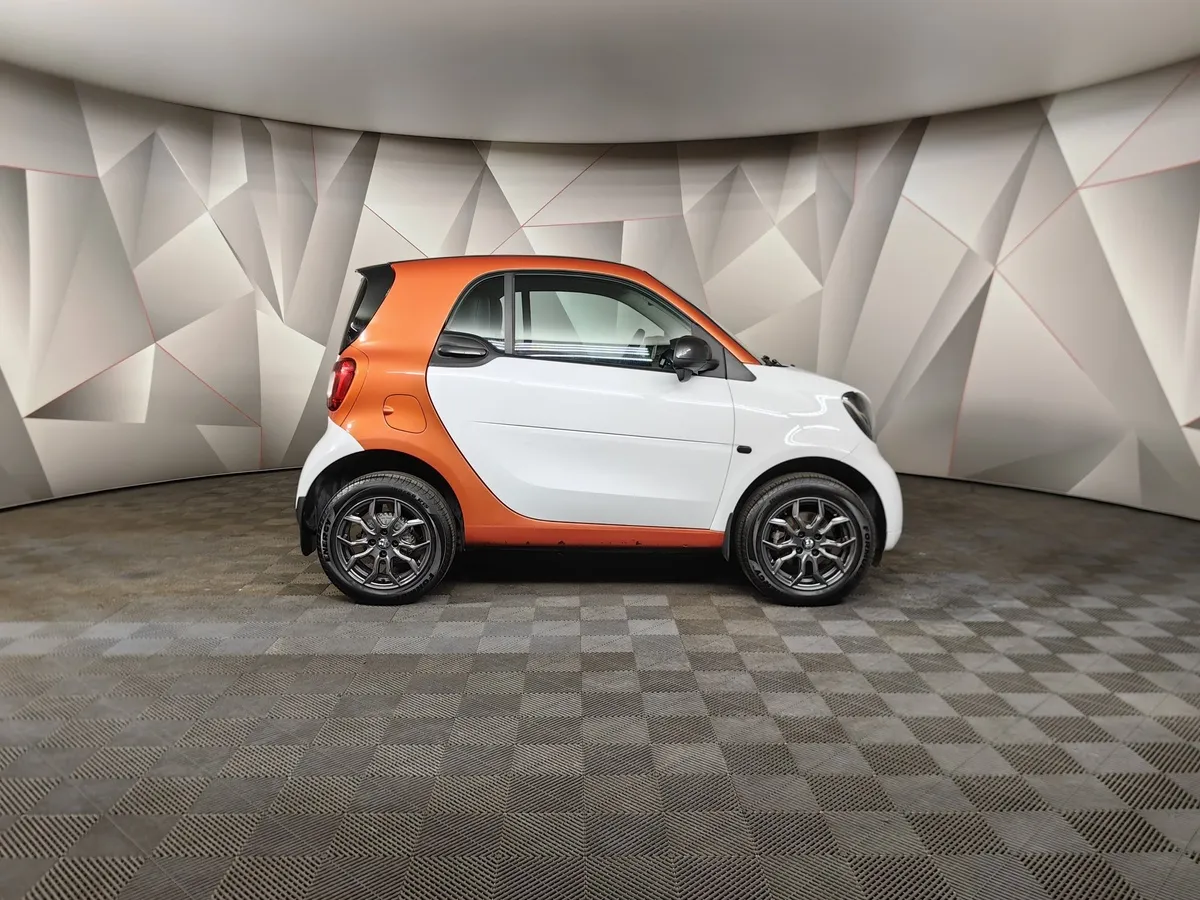 Smart Fortwo 0.9 T AMT twinamic (90 л.с.) Оранжевый в АВИЛОН. Слайд №6