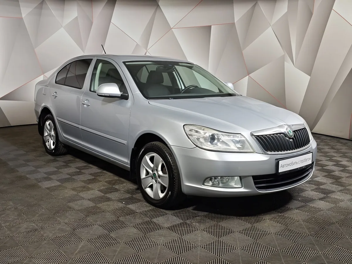Skoda Octavia 1.8 TSI AT (152 л.с.) Серебристый в АВИЛОН. Слайд №3