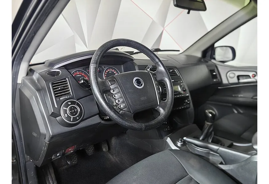 SsangYong Actyon 2.3 MT 4WD (150 л.с.) Elegance Черный в АВИЛОН. Слайд №15