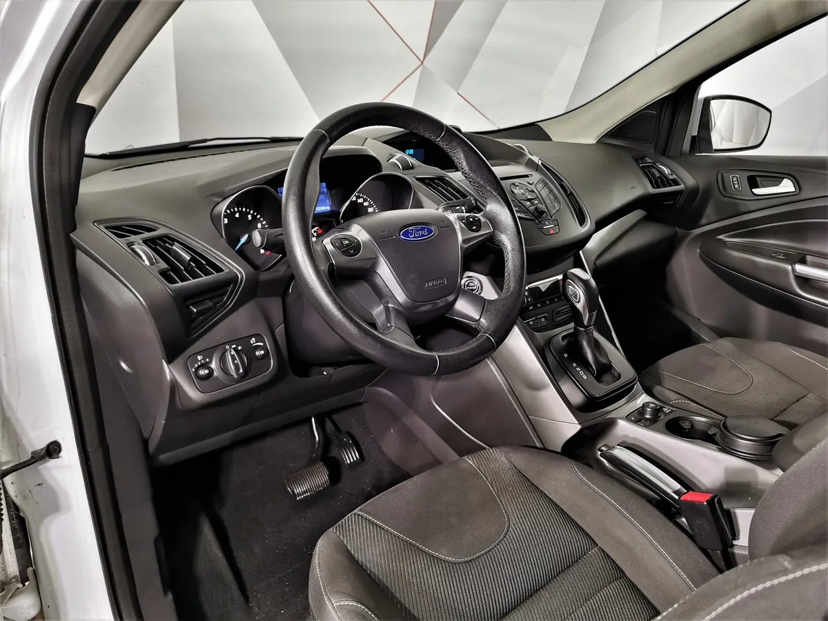 Ford Kuga 1.6 EcoBoost AT AWD (150 л.с.) Titanium Белый в АВИЛОН. Слайд №17