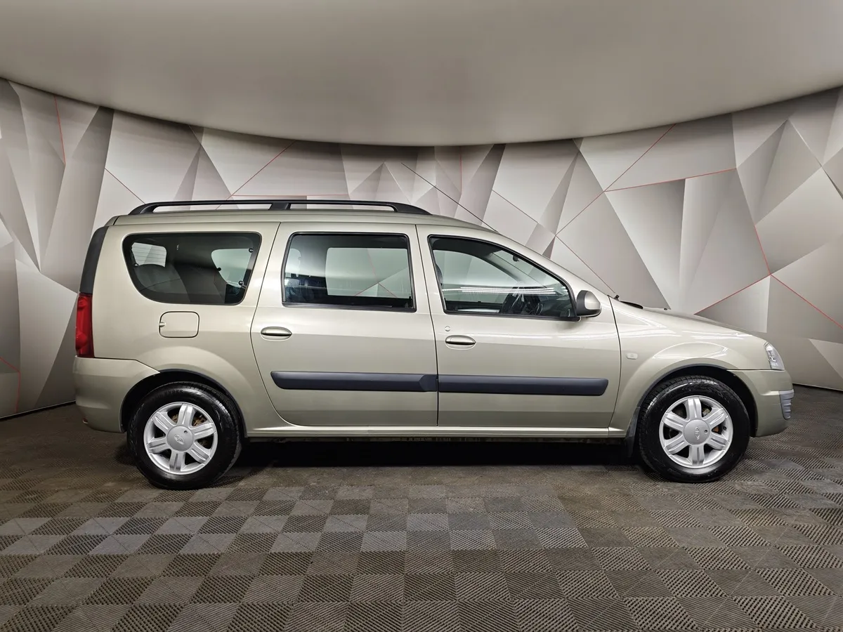 ВАЗ (Lada) Largus 1.6 MT 16 кл (5 мест) (105 л.с.) Бежевый в АВИЛОН. Слайд №6