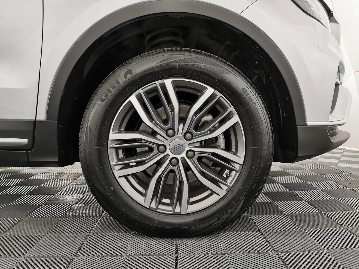 Geely Atlas Pro 1.5T 7DCT AWD (177 л.с.) Flagship Серый в АВИЛОН. Слайд №9