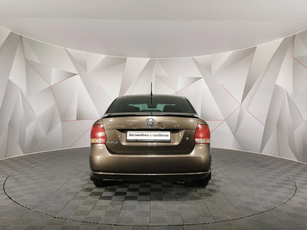 Volkswagen Polo 1.6 MPI AT (110 л.с.) Highline Коричневый в АВИЛОН. Слайд №8