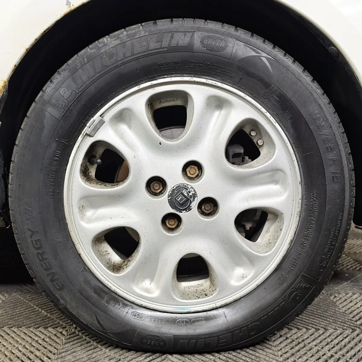 Mazda Demio 1.5 AT (100 л.с.) Белый в АВИЛОН. Слайд №9
