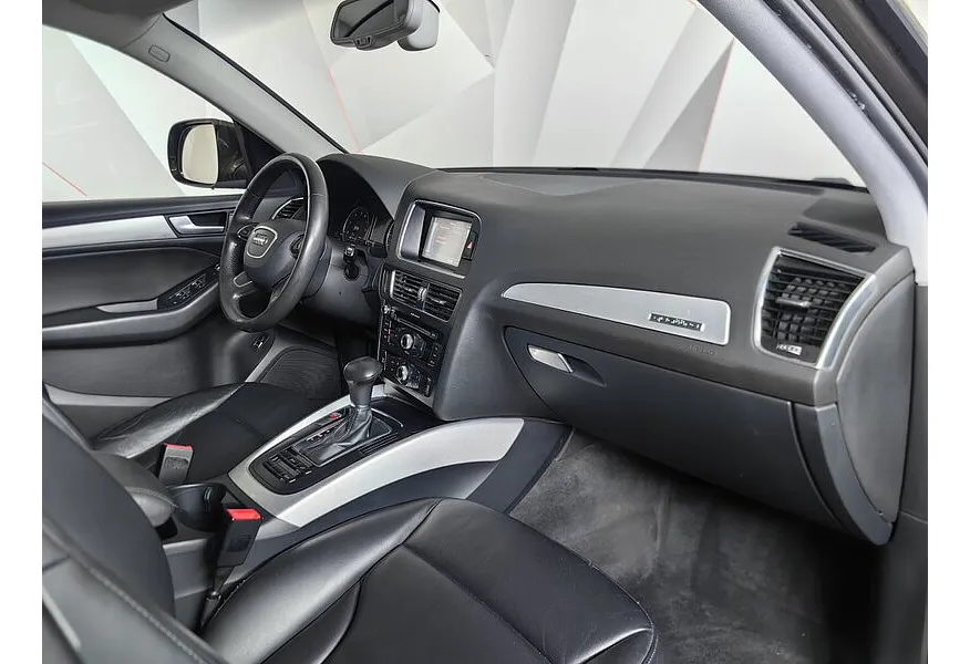 Audi Q5 2.0 TFSI Tiptronic quattro (225 л.с.) Коричневый в АВИЛОН. Слайд №12