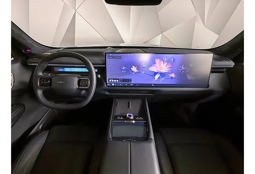 Lynk & Co 900 2.0 AT 4WD (884 л.с.) Ultra Черный в АВИЛОН. Слайд №13