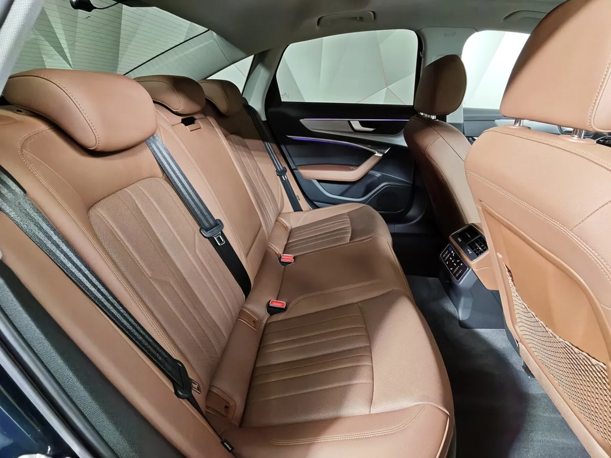 Audi A6 2.0 TFSI S Tronic quattro (252 л.с.) Design Синий в АВИЛОН. Слайд №16