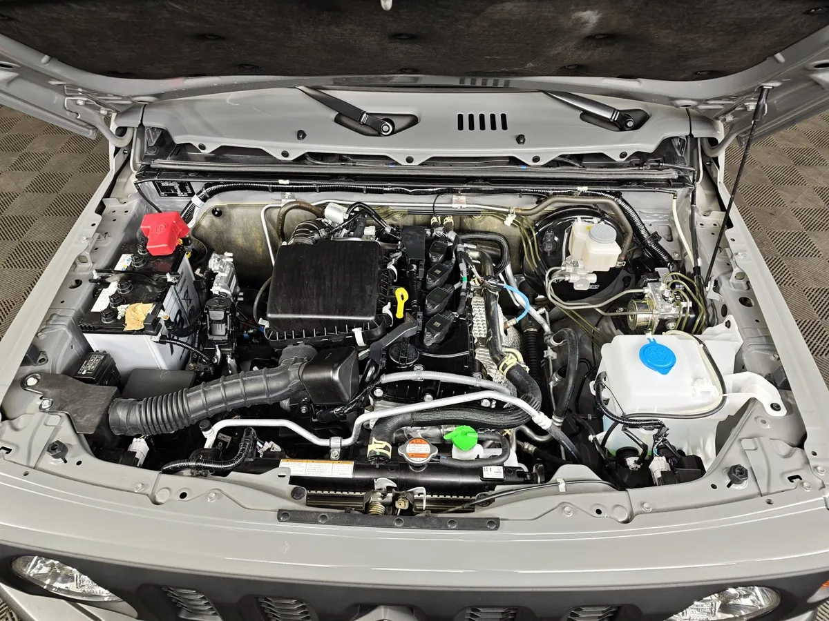 Suzuki Jimny 1.5 AT AWD (102 л.с.) GLX Серый в АВИЛОН. Слайд №11