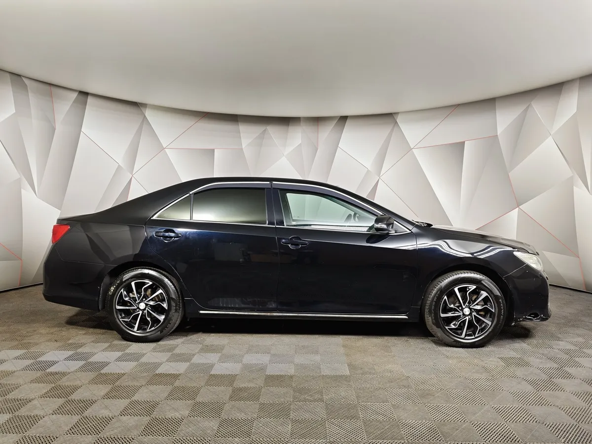 Toyota Camry 2.5 AT (181 л.с.) Стандарт Черный в АВИЛОН. Слайд №6