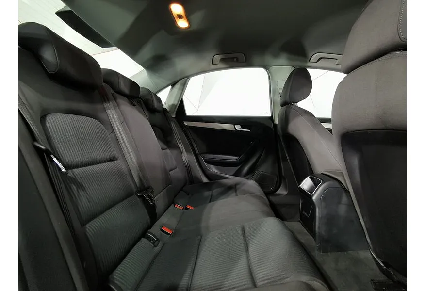 Audi A4 1.8 TFSI multitronic (170 л.с.) Черный в АВИЛОН. Слайд №16