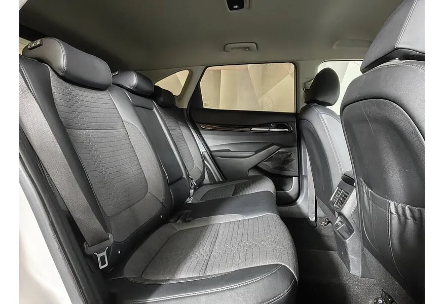 Kia Seltos 2.0 MPI 4WD IVT (149 л.с.) Prestige Белый в АВИЛОН. Слайд №15