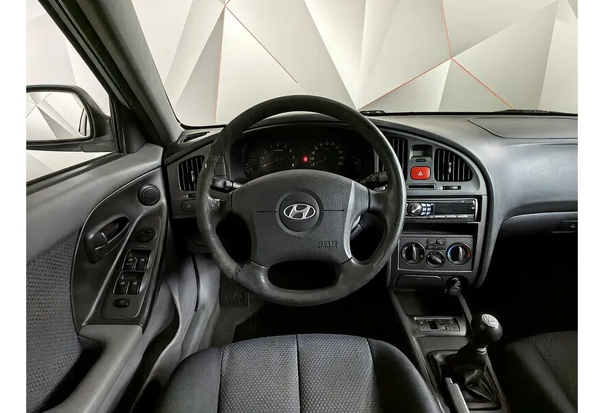 Hyundai Elantra 1.6 MT (105 л.с.) Серебристый в АВИЛОН. Слайд №19