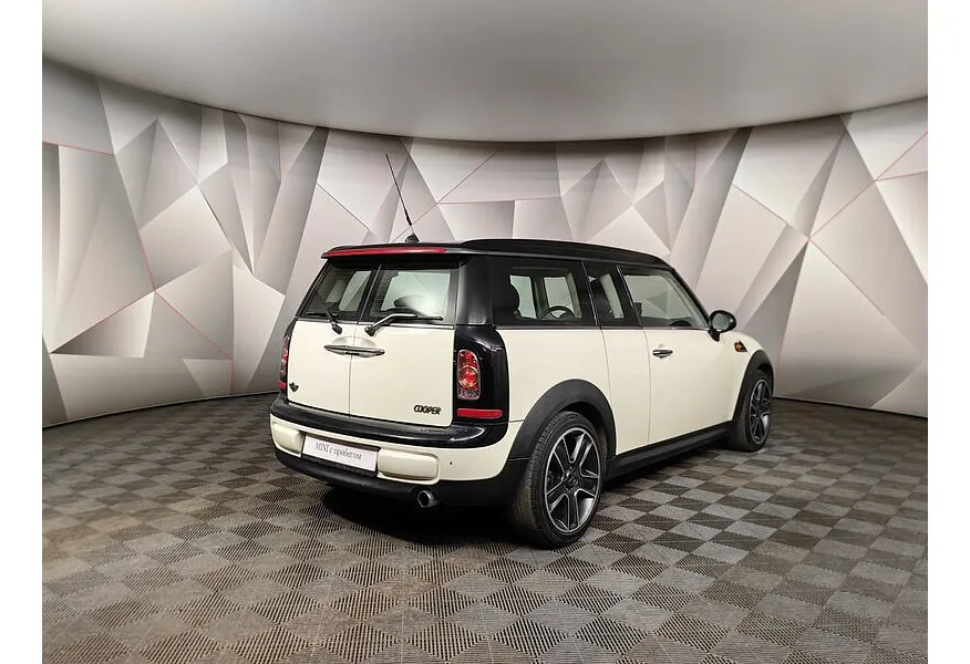 MINI Clubman 1.6 AT (120 л.с.) Белый в АВИЛОН. Слайд №2