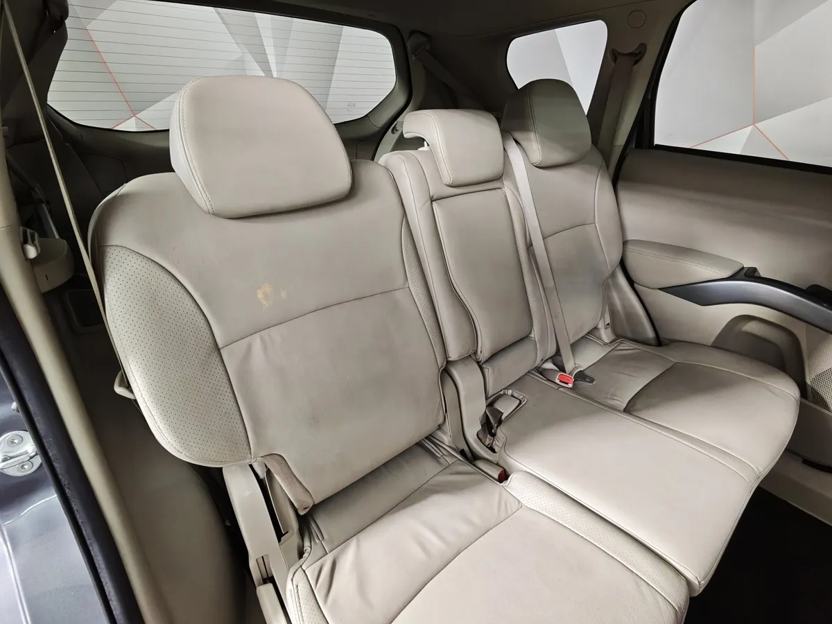 Citroen C-Crosser 2.4 CVT 4WD (170 л.с.) Серый в АВИЛОН. Слайд №15