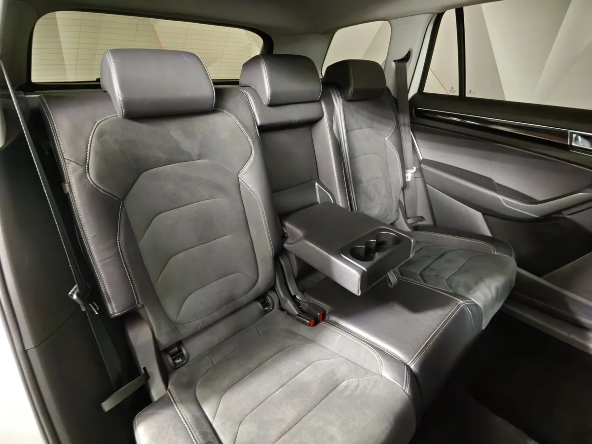 Skoda Kodiaq 2.0 TSI DSG 4X4 (180 л.с.) Белый в АВИЛОН. Слайд №17