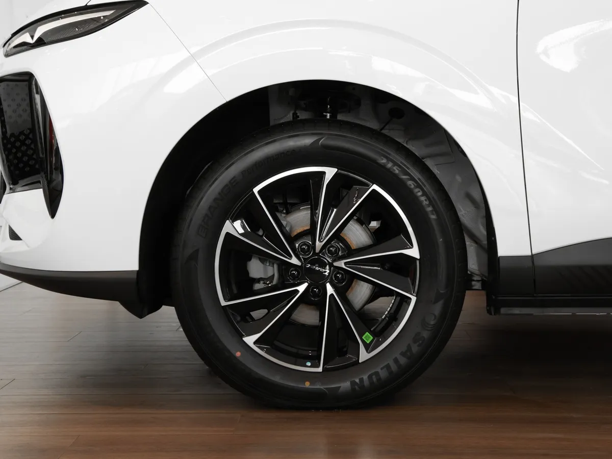 Tenet Plus L4 1.5T 6DCT 2WD (147 л.с.) Элегант Белый в АВИЛОН. Слайд №11