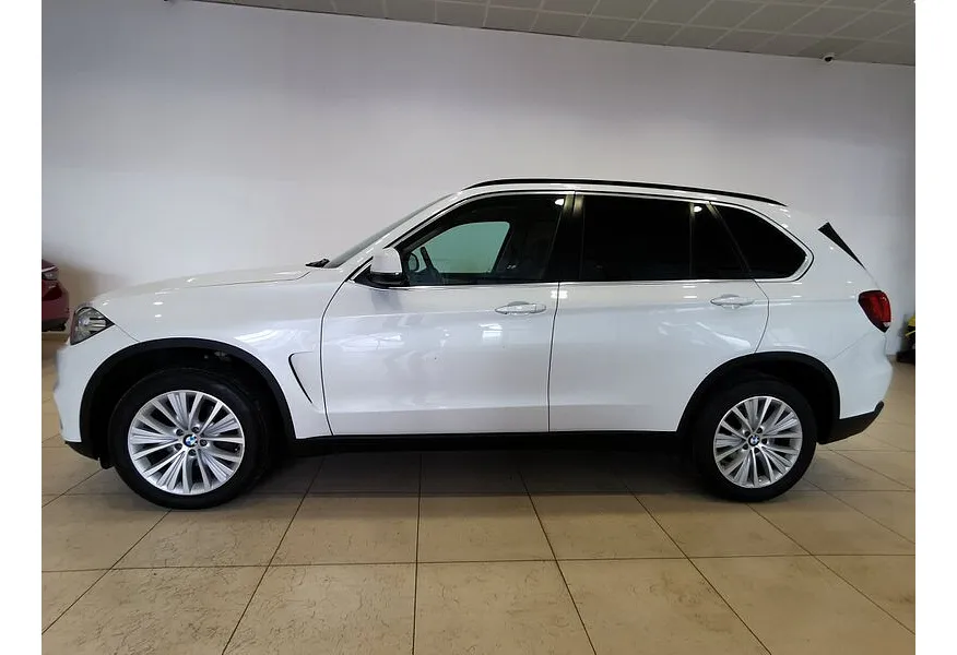 BMW X5 xDrive25d Steptronic (218 л.с.) Белый в АВИЛОН. Слайд №5