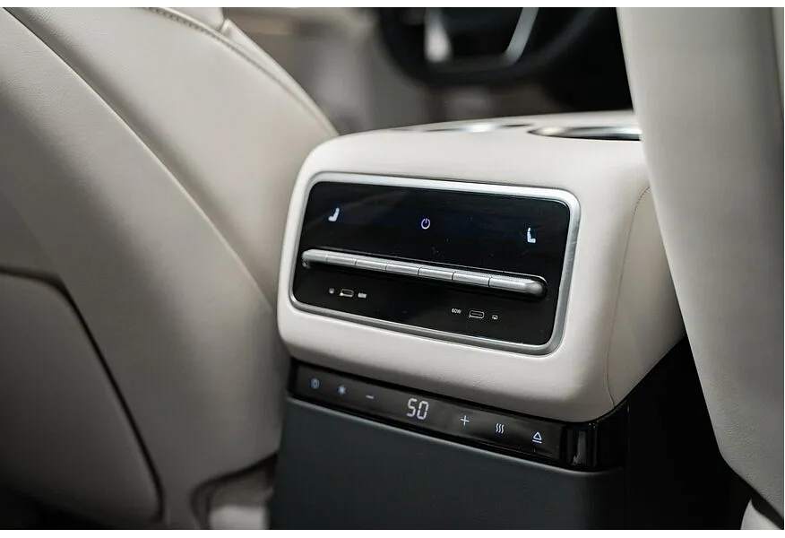 Li Auto L9 1.5 AT 4WD (449 л.с.) Ultra Черный в АВИЛОН. Слайд №14