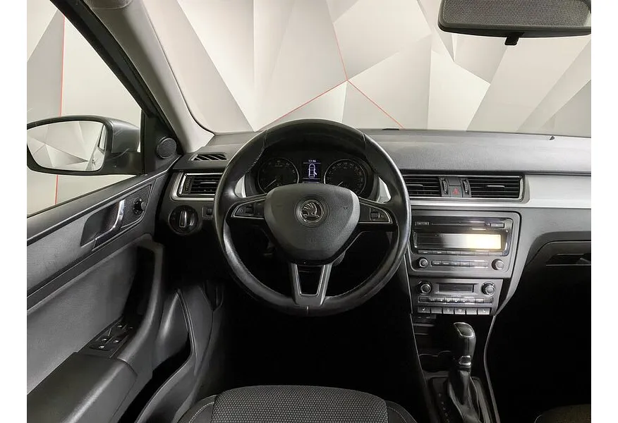 Skoda Rapid 1.6 MT (105 л.с.) Серебристый в АВИЛОН. Слайд №10