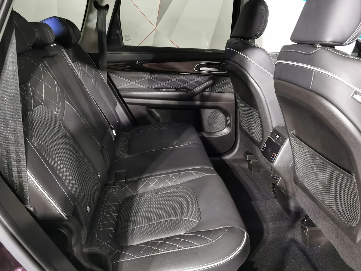 EXEED VX 2.0 AMT AWD (249 л.с.) Luxury Фиолетовый в АВИЛОН. Слайд №15