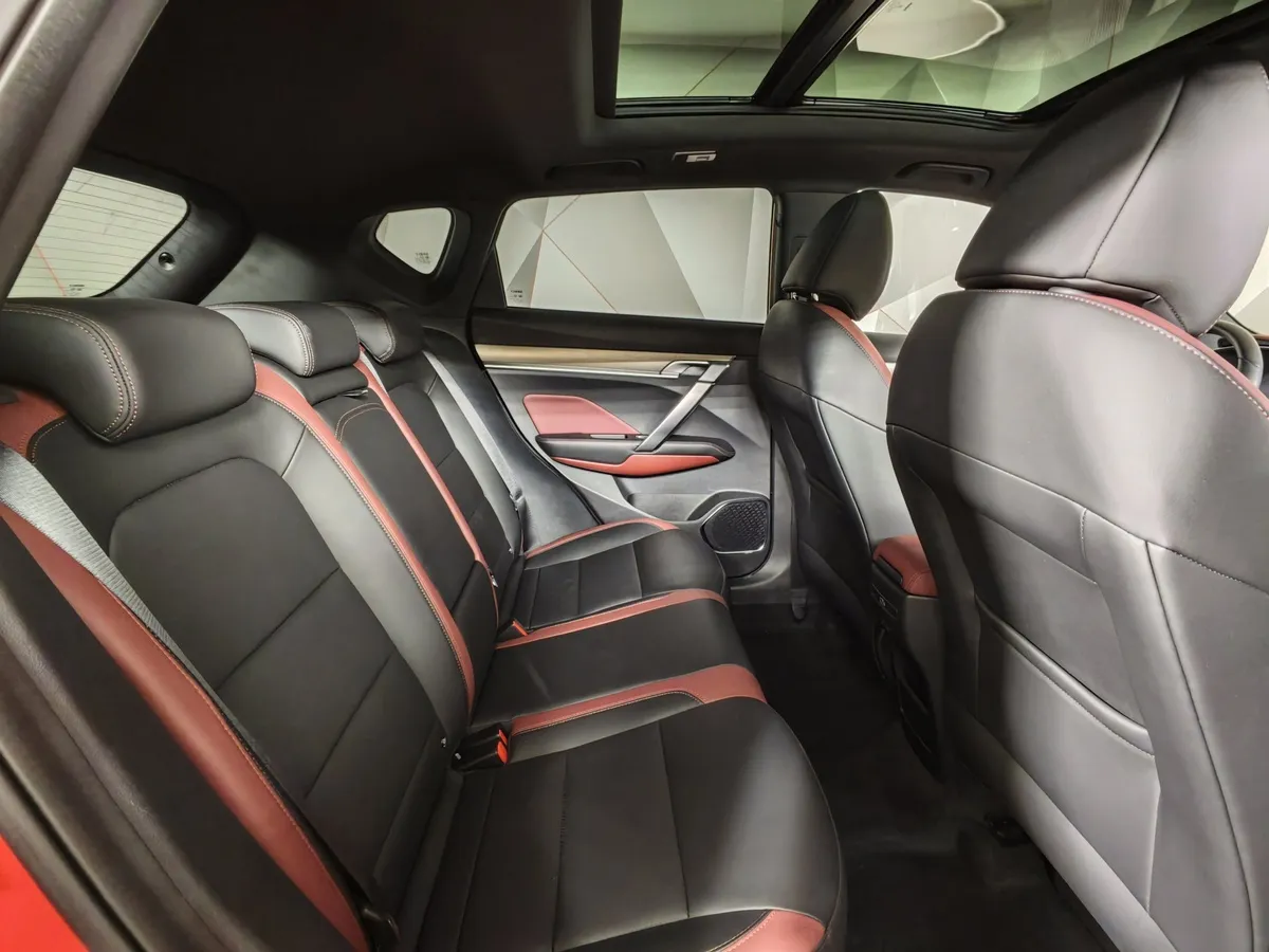 Geely Coolray 1.5T 7DCT 2WD (150 л.с.) Flagship Красный в АВИЛОН. Слайд №16