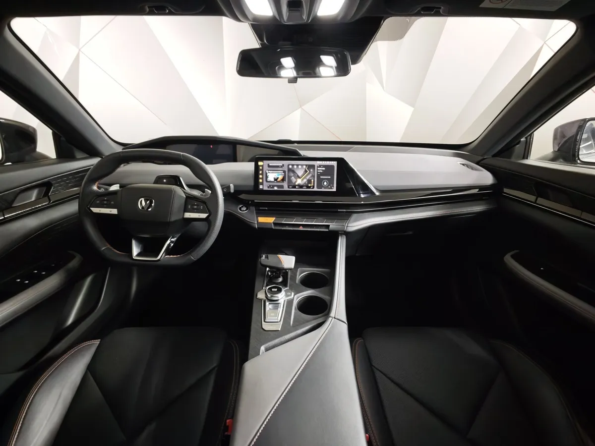 Changan UNI-V 1.5 AMT (181 л.с.) DLX Белый в АВИЛОН. Слайд №13
