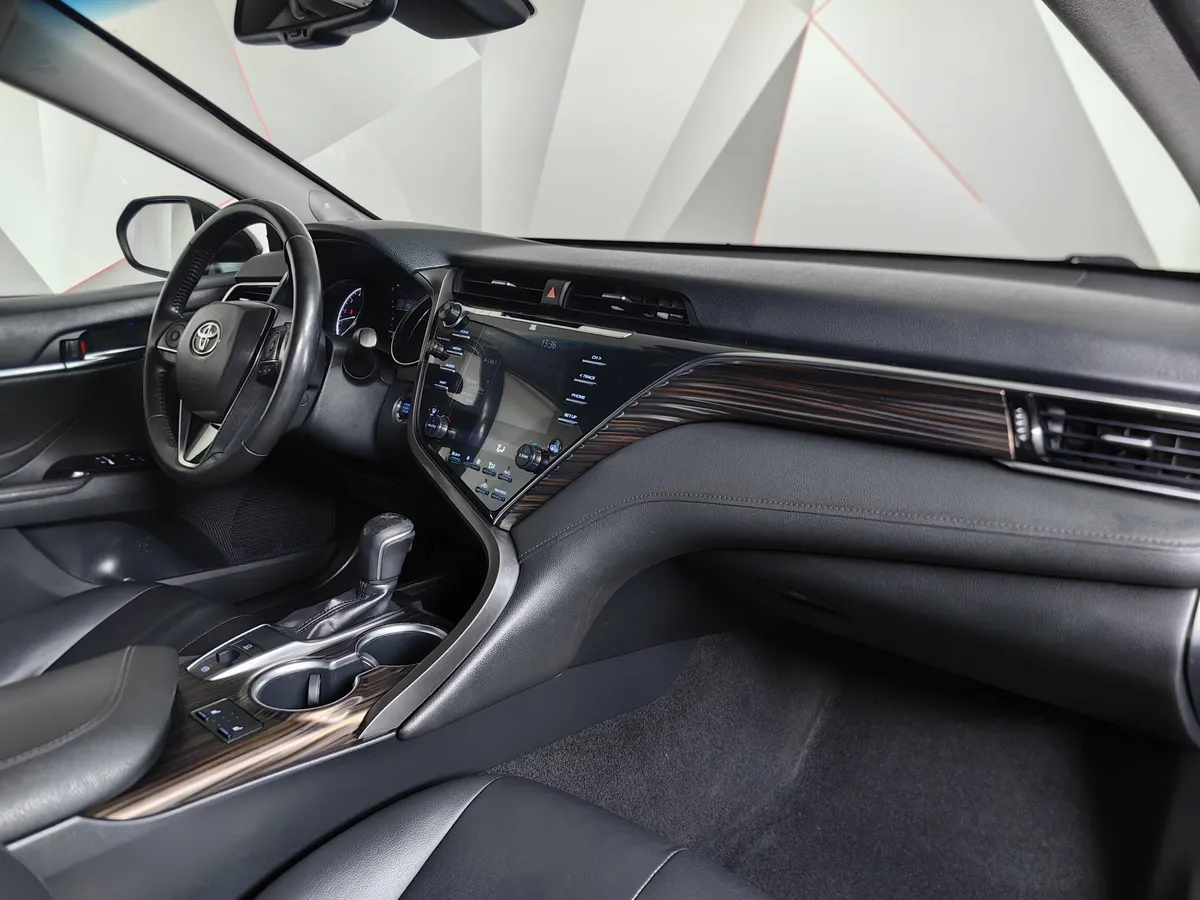Toyota Camry 3.5 AT (249 л.с.) Черный в АВИЛОН. Слайд №13