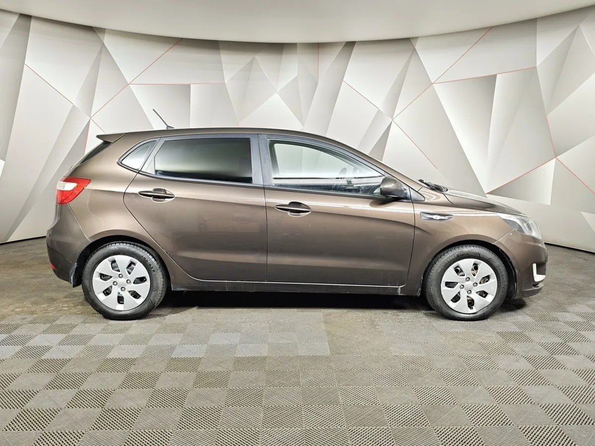 Kia Rio 1.6 AT (123 л.с.) Коричневый в АВИЛОН. Слайд №6