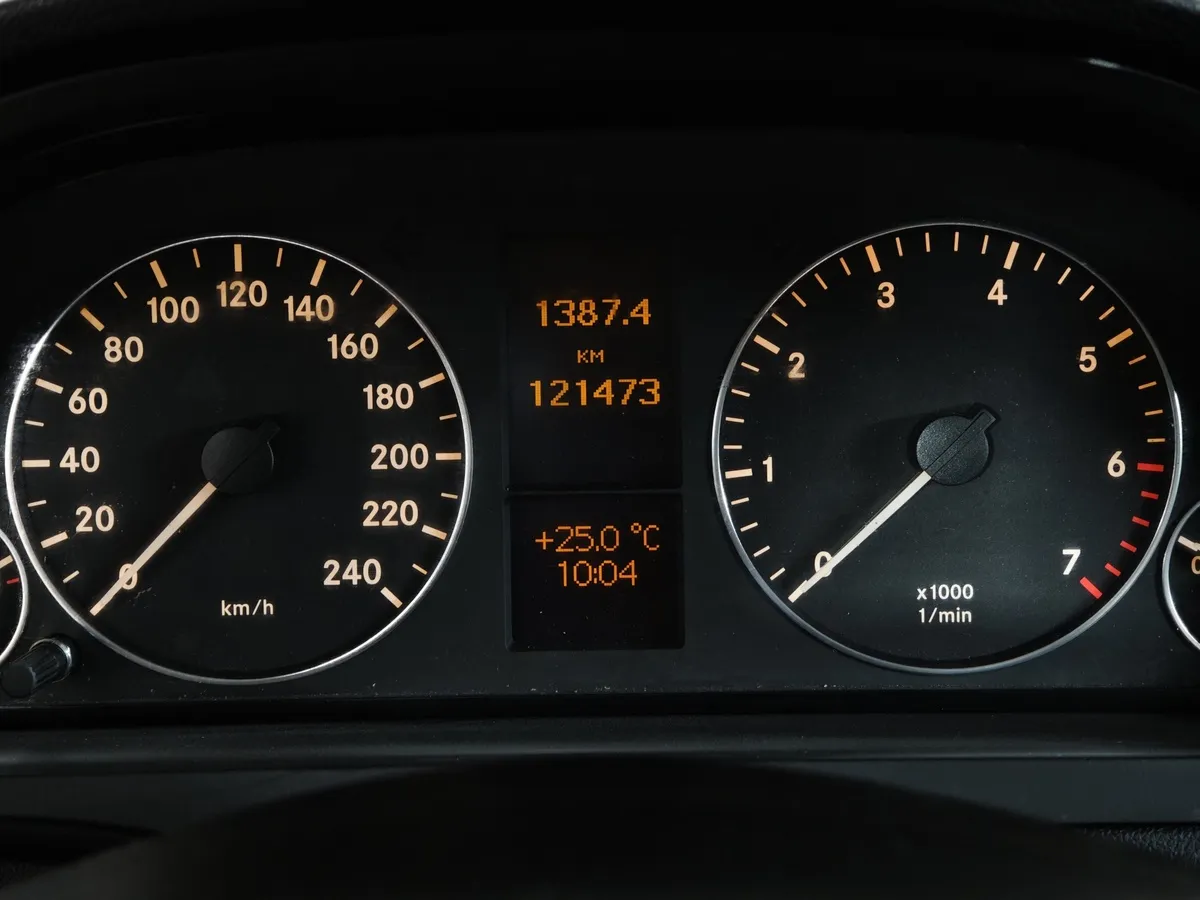 Mercedes-Benz A-Класс A 180 Autotronic (116 л.с.) Черный в АВИЛОН. Слайд №15