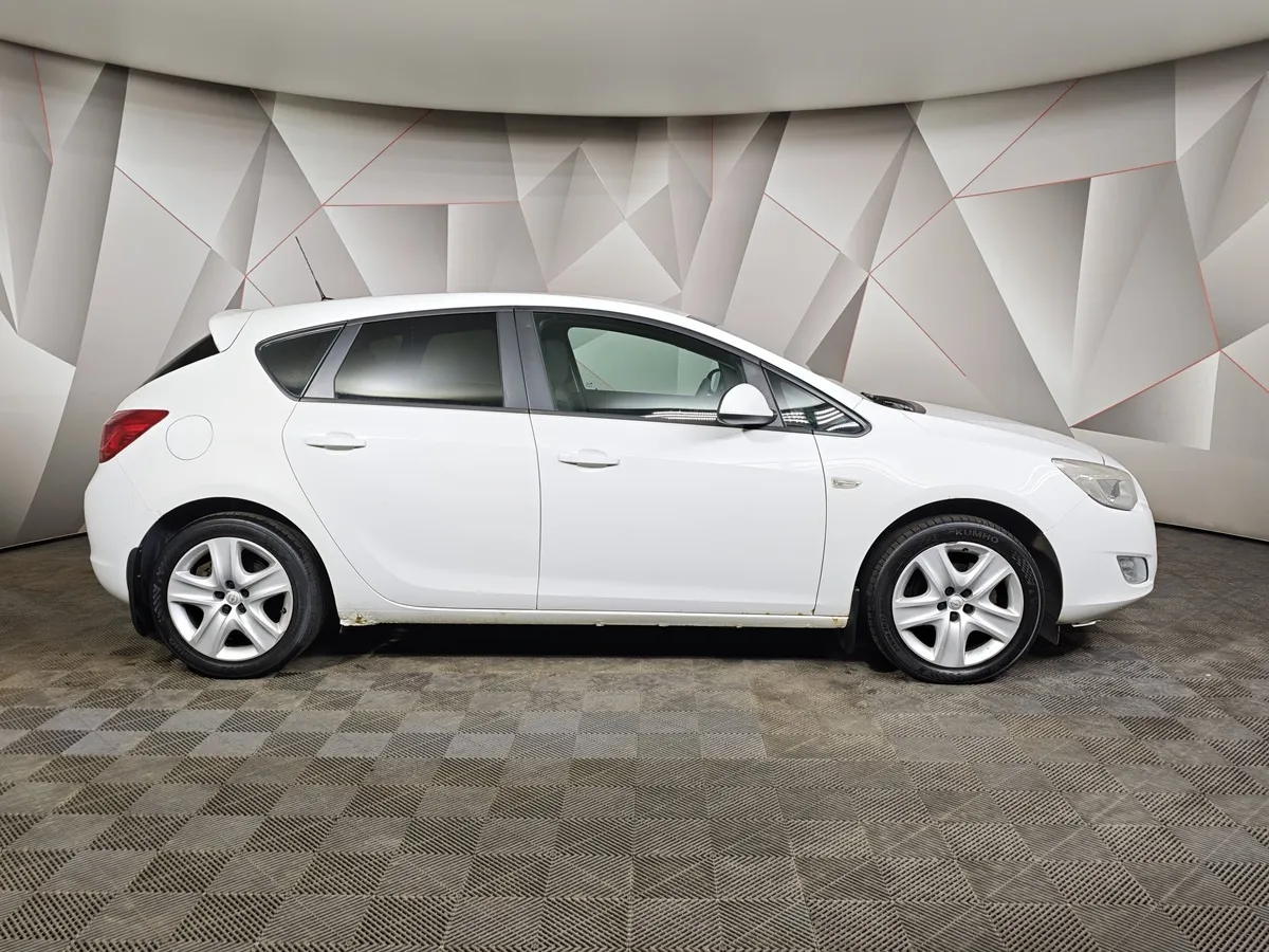 Opel Astra 1.6 MT (115 л.с.) Белый в АВИЛОН. Слайд №6