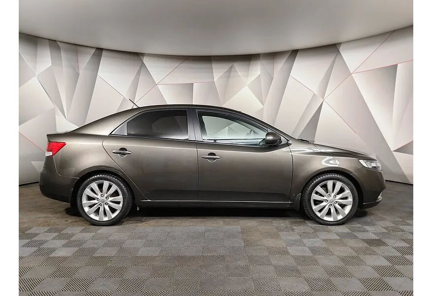 АВИЛОН - Kia Cerato 2.0 AT (150 л.с.) Коричневый - slide 3