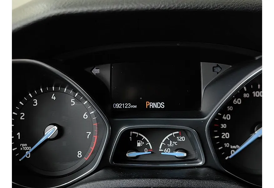 Ford Focus 1.6 PowerShift (125 л.с.) Titanium Белый в АВИЛОН. Слайд №17