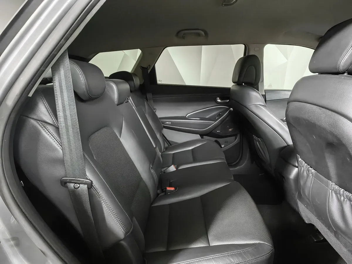 Hyundai Santa Fe 2.2 CRDi AT 4WD (200 л.с.) Style Серебристый в АВИЛОН. Слайд №16