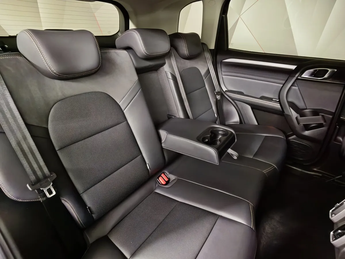 Haval Dargo  2.0T AWD 7DCT (192 л.с.) Tech Plus Черный в АВИЛОН. Слайд №17