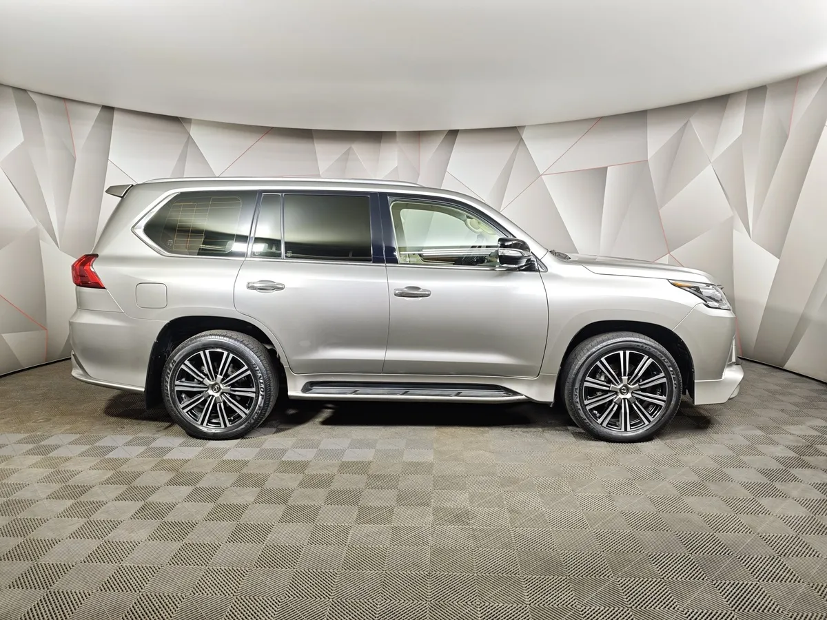 Lexus LX 570 AT (367 л.с.) Серый в АВИЛОН. Слайд №6