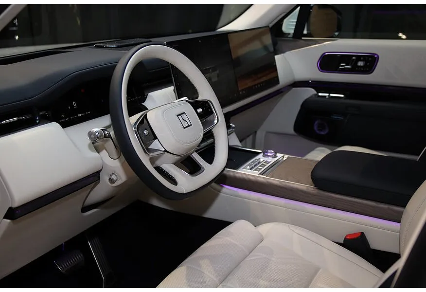 Zeekr 9X 2.0h AT 4WD (1177 л.с.) Hyper Белый в АВИЛОН. Слайд №3