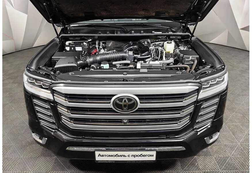 Toyota Land Cruiser 4.0 V6 AT 4WD (275 л.с.) VX Черный в АВИЛОН. Слайд №11