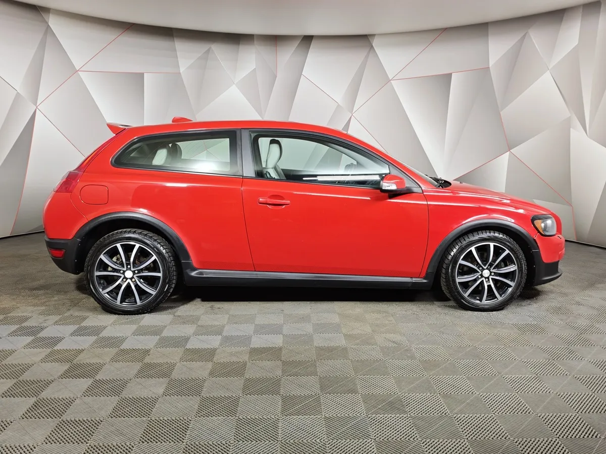 Volvo C30 2.4 Geartronic (170 л.с.) Красный в АВИЛОН. Слайд №6