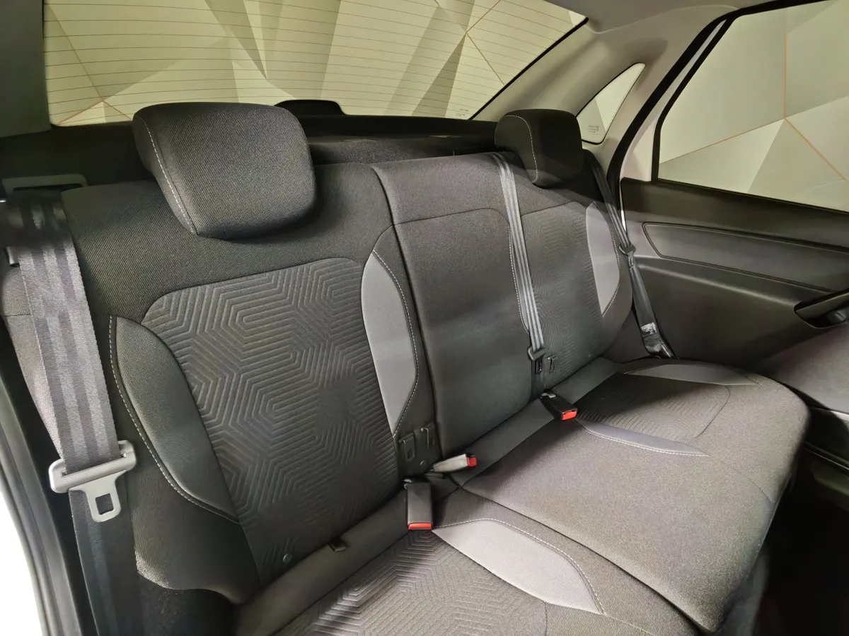 ВАЗ (Lada) Granta 1.6 MT 8кл (87 л.с.) Белый в АВИЛОН. Слайд №15