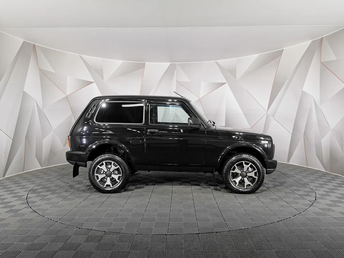 ВАЗ (Lada) 4x4 1.7 MT 8 кл. (83 л.с.) Черный в АВИЛОН. Слайд №6