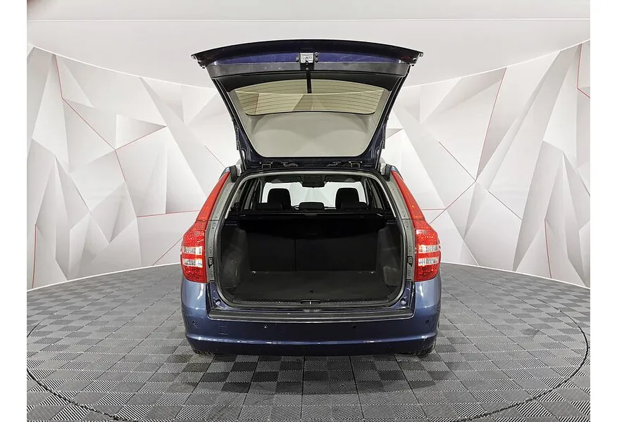 Kia Ceed 1.6 MT (122 л.с.) Синий в АВИЛОН. Слайд №11