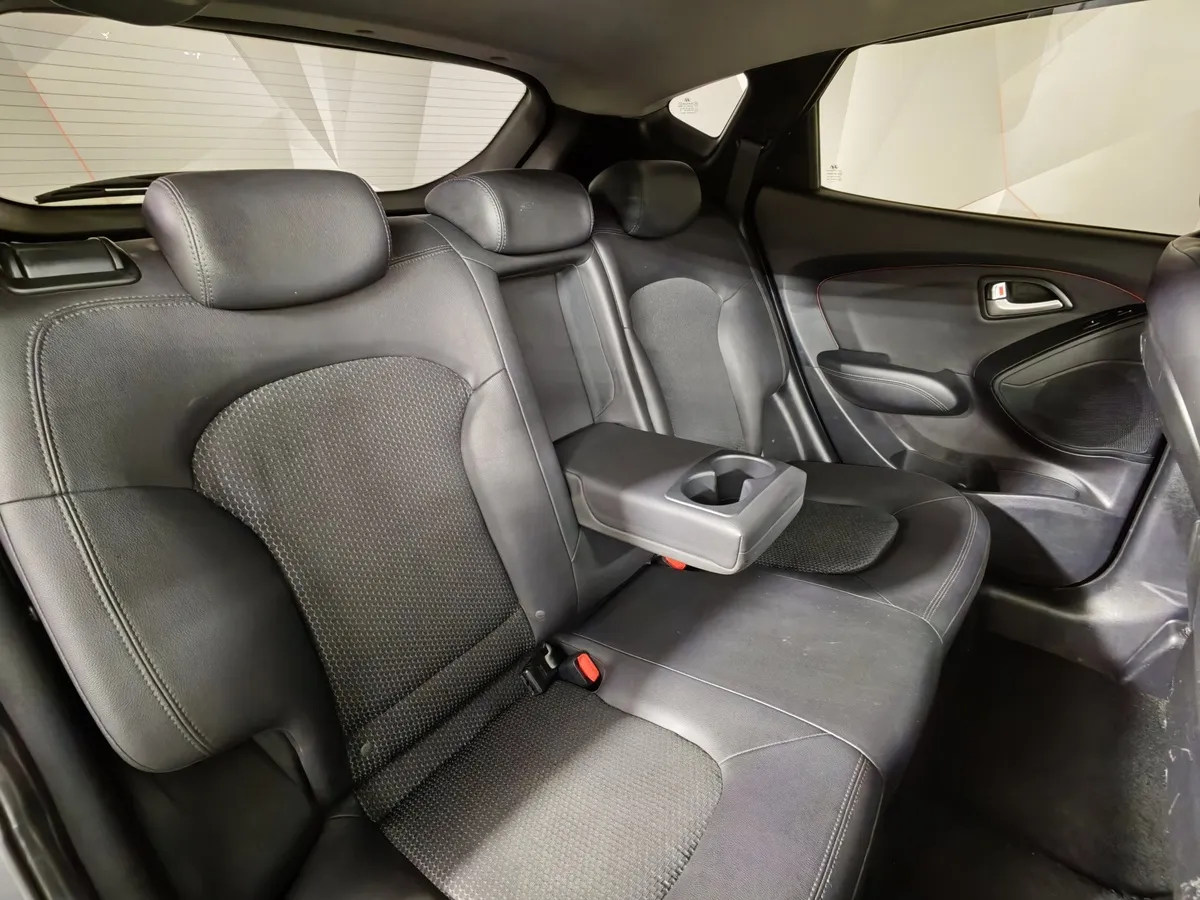 Hyundai ix35 2.0 CRDi AT 4WD (184 л.с.) Travel Серый в АВИЛОН. Слайд №15